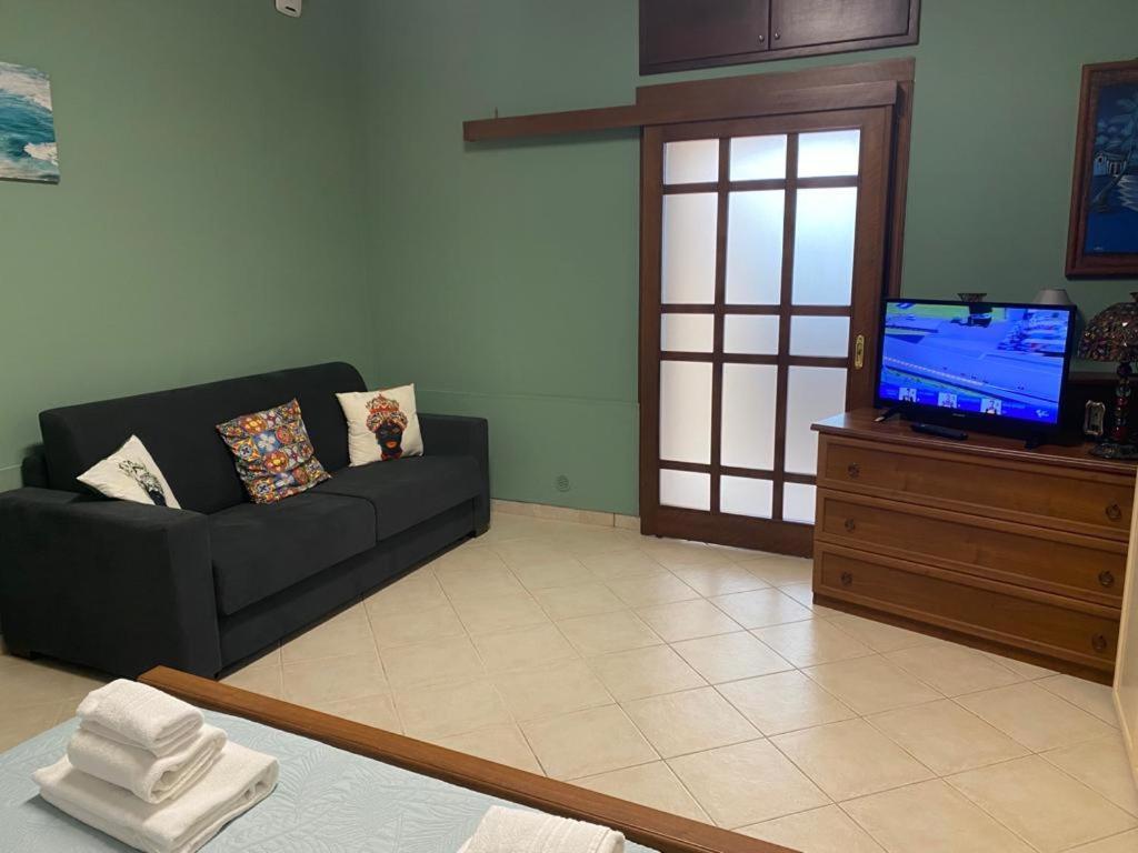 Vista Eolie Milazzo- Apartments Екстер'єр фото